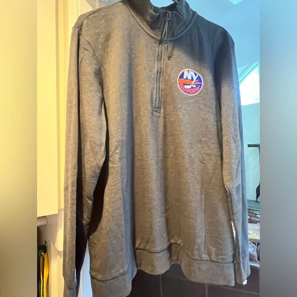 New York Islanders Men’s Half Zip Mock Neck Lightweight Sweatshirt- Size XL